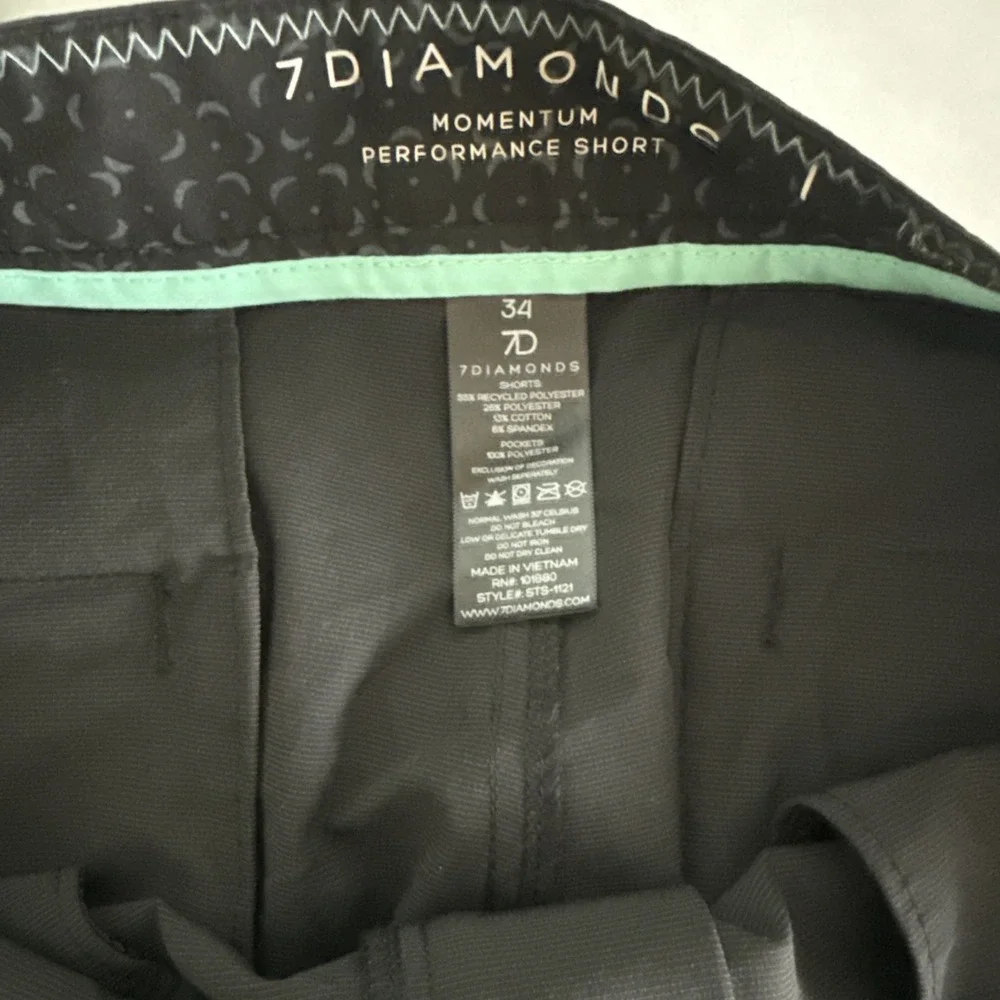 7 Diamonds Shorts Mens 34 Black  Momentum Performance Lightweight Active 7D Golf